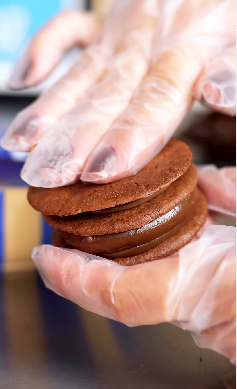 Alfajor de Creme de Avelã Cománz 85g Alfajor Cománz de Café 85g - 🏆 Medalha no Mundial de Alfajor Argentina