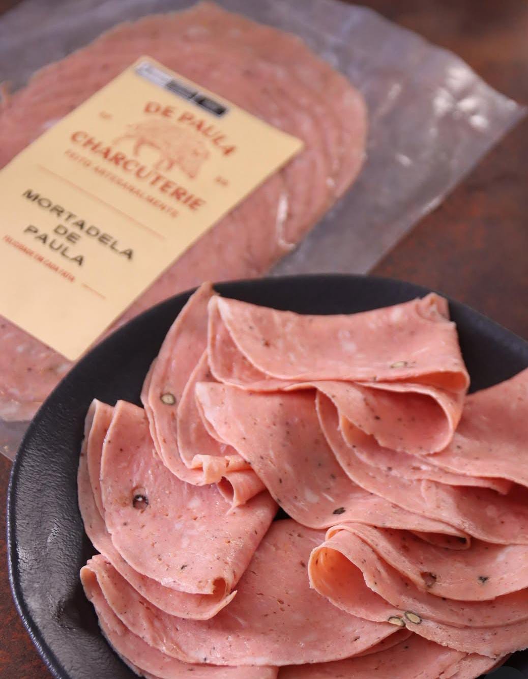 Mortadela Com Pistache Fatiada De Paula 150g