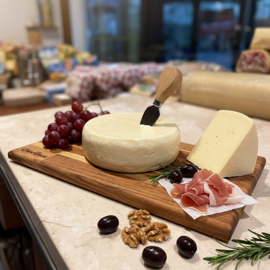 Queijo Meia Cura Ribeiro Fiorentini 700g (Peça Inteira)